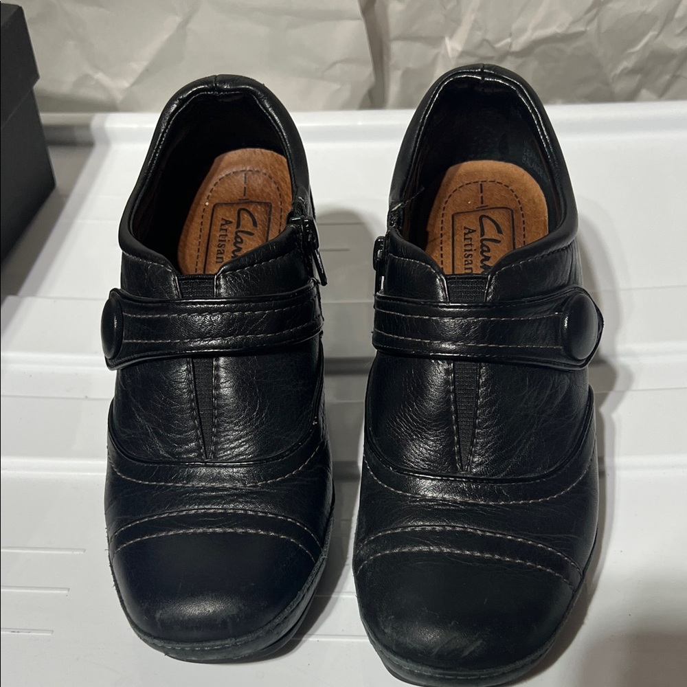 Clarks Black Leather Buckle Heels - Picture 2 of 11